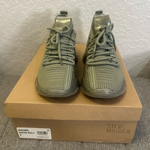 steve madden maxima sneakers - Picture 4 of 6